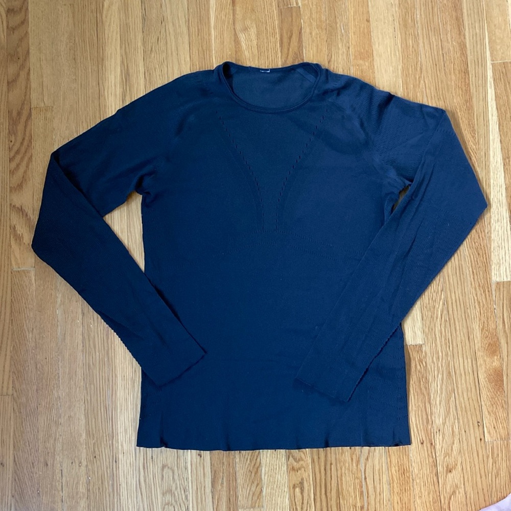 Lululemon long sleeve black top with mesh details - medium